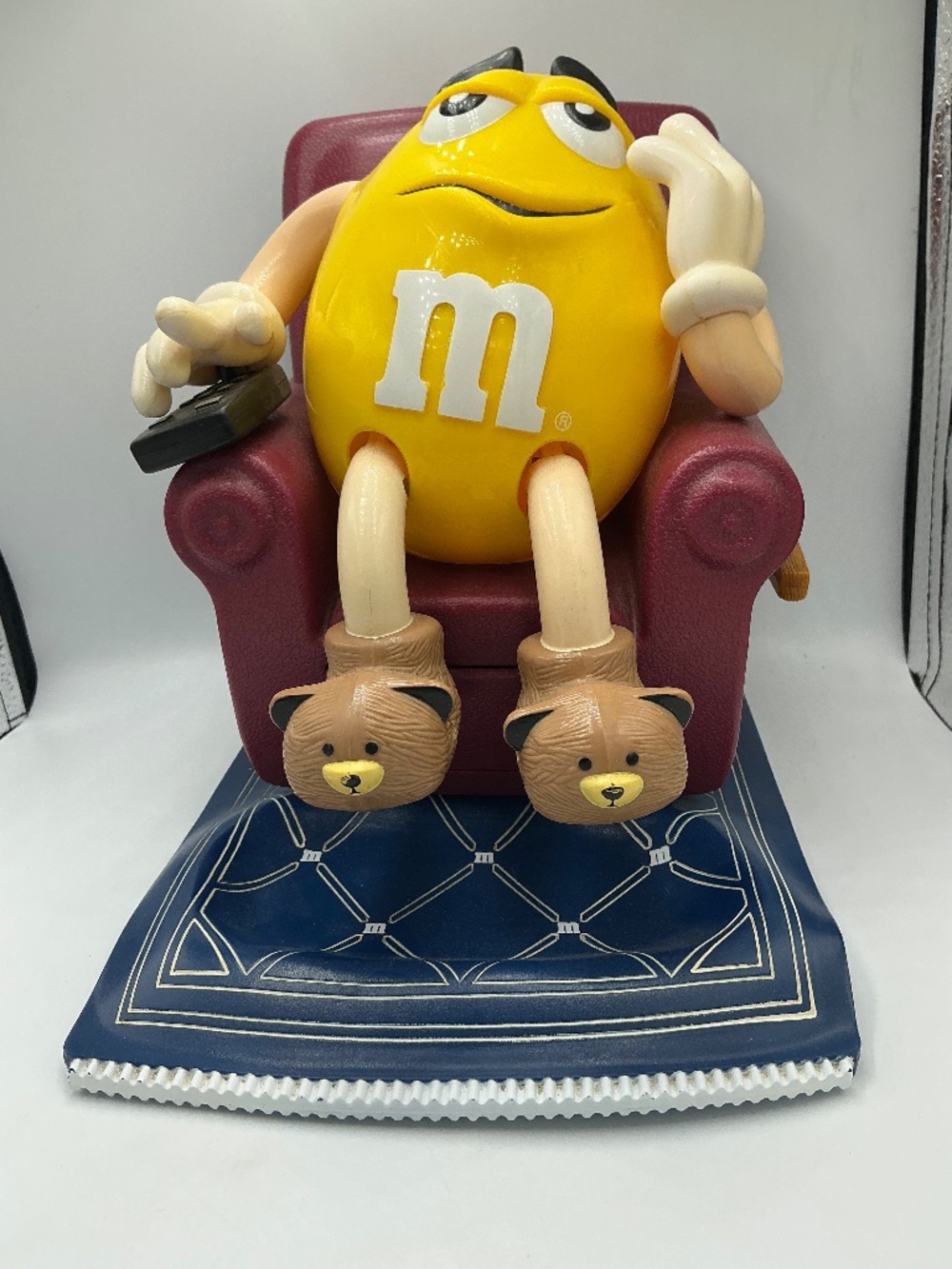 1999 Vintage M&M Yellow Character Candy Dispenser Armchair With Bear Slippers